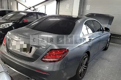 Photo 1 of 19: 2020 Mercedes-Benz E300 4Matic, VIN WDDZF4KB4LA728209 — Korean insurance auction