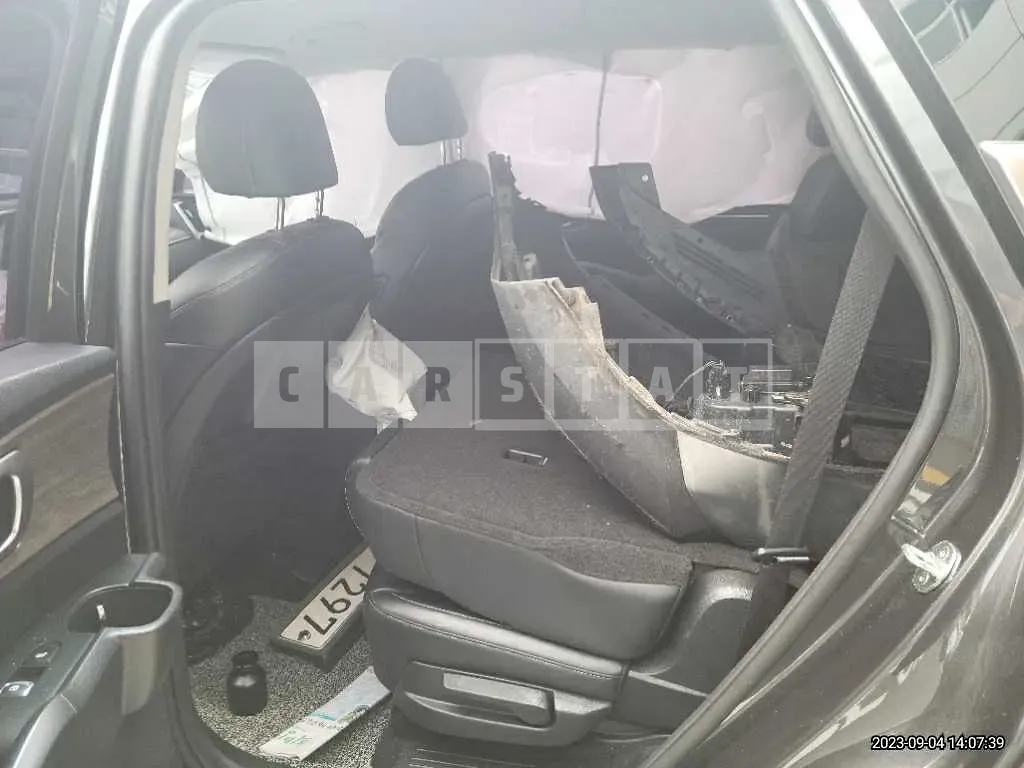 Photo 2 of 10: 2021 Kia Sorento, VIN KNARL81BGMA036339 — Korean insurance auction