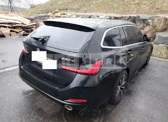 Photo 2 of 50: 2023 BMW 320d Touring, VIN WBA21FZ05PFN73945 — Korean insurance auction