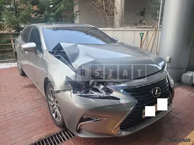 Photo 1 of 21: 2016 Lexus ES300h, VIN JTHBW1GG2G2117592 — Korean insurance auction