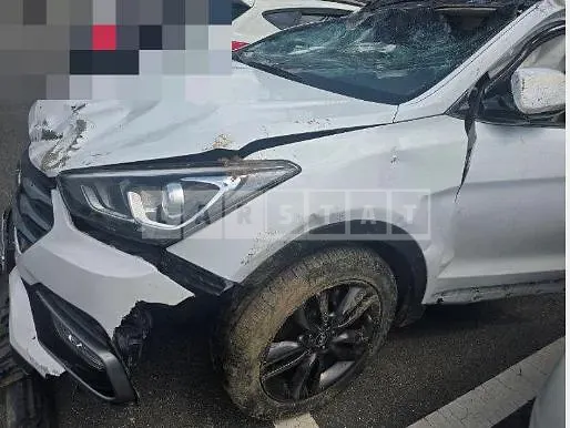 Photo 2 of 10: 2017 Hyundai Santa Fe DM — Korean insurance auction