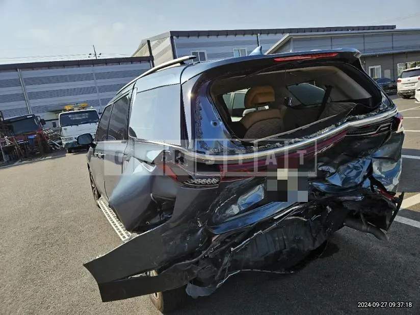 Photo 2 of 21: 2022 Kia Carnival 2.2 — Korean insurance auction