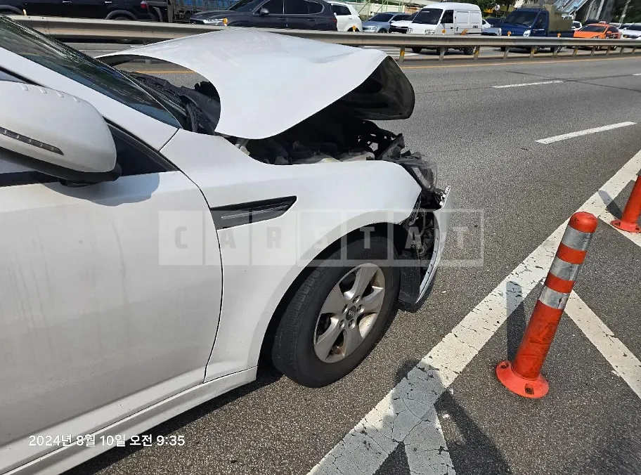 Photo 2 of 10: 2015 Kia K5 — Korean insurance auction