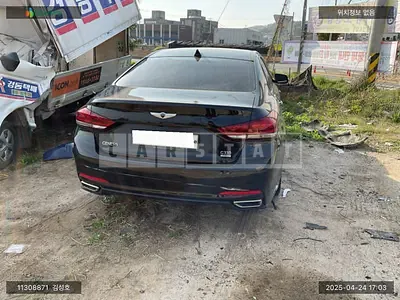 Photo 1 of 15: 2015 Hyundai Genesis, VIN KMHGM41DDGU122042 — Korean insurance auction