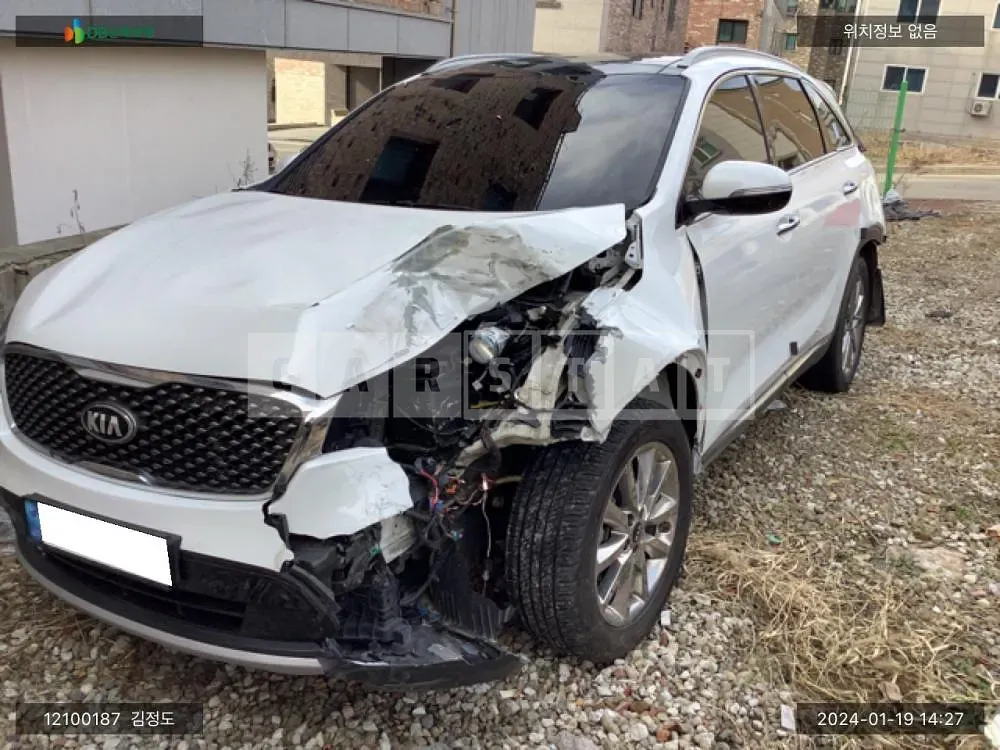 Photo 2 of 9: 2017 Kia Sorento /Sorrento, VIN KNAPS81ABHA359992 — Korean insurance auction