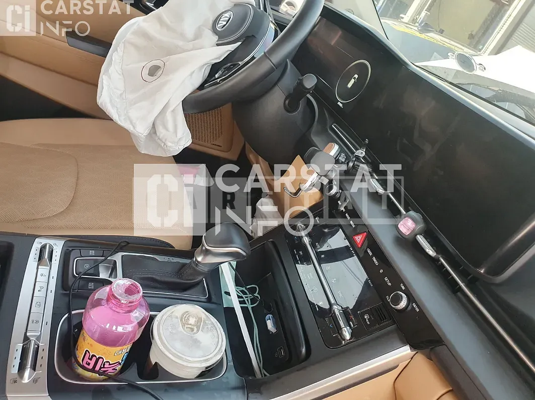 Photo 2 of 13: 2021 Kia Carnival — Korean insurance auction