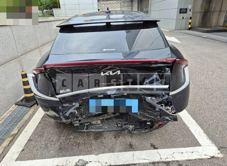 Photo 2 of 29: 2023 Kia EV6 — Korean insurance auction