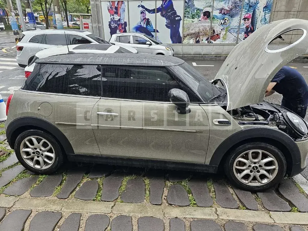 Photo 2 of 9: 2020 MINI Cooper, VIN WMWXR7101L2N07880 — Korean insurance auction
