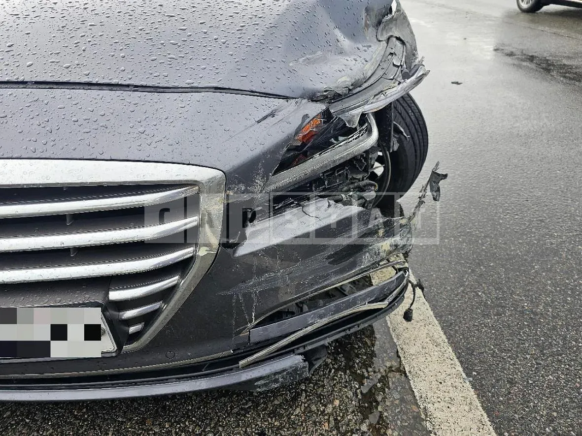 Photo 2 of 18: 2016 Genesis Dh — Korean insurance auction