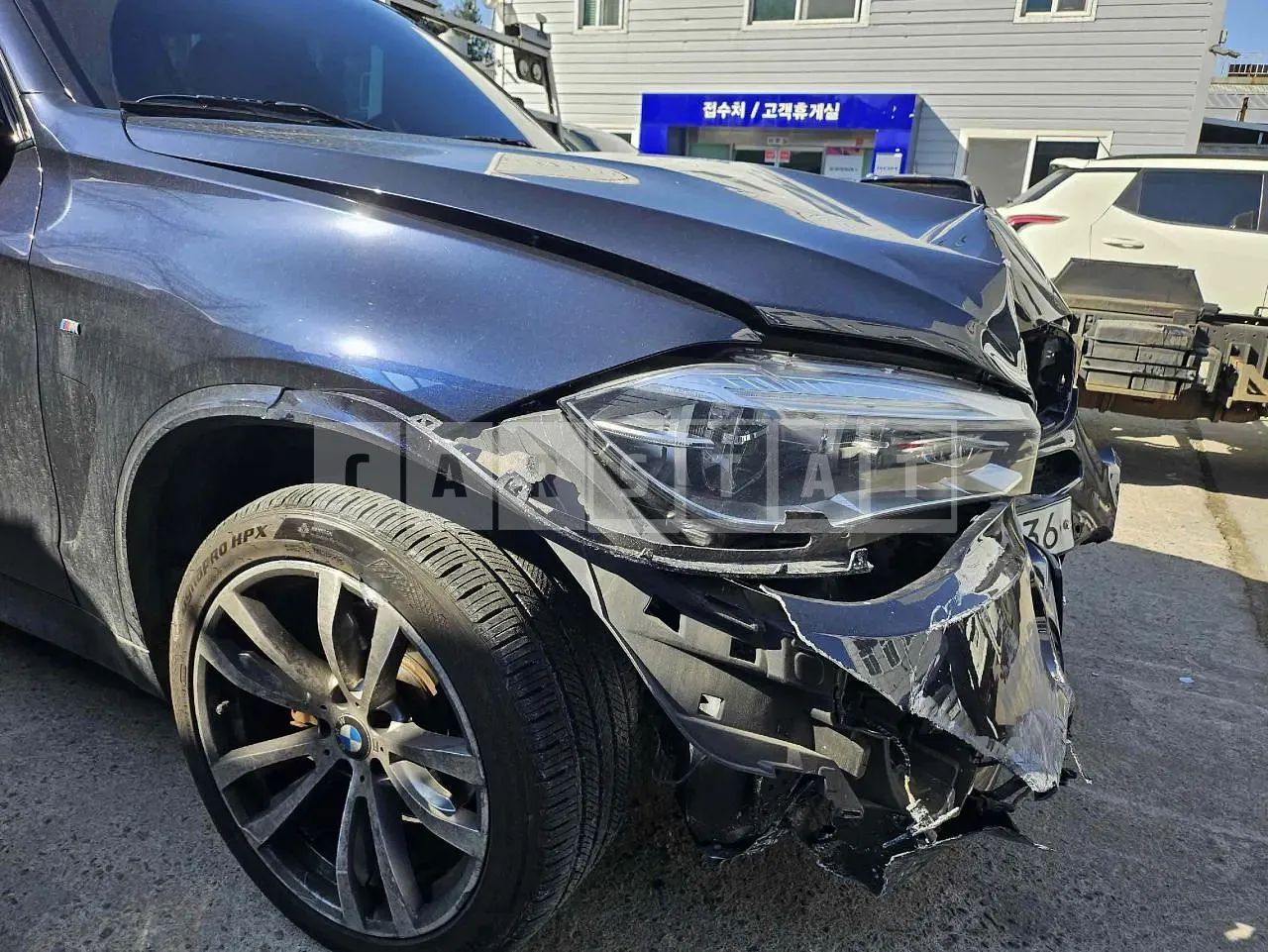 Photo 2 of 42: 2016 BMW X5 xDrive40d, VIN WBAKS6103G0N64074 — Korean insurance auction