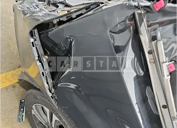 Photo 2 of 8: 2019 Kia Carnival — Korean insurance auction