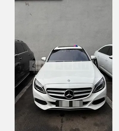 Photo 1 of 4: 2017 Mercedes-Benz C220 d — Korean insurance auction