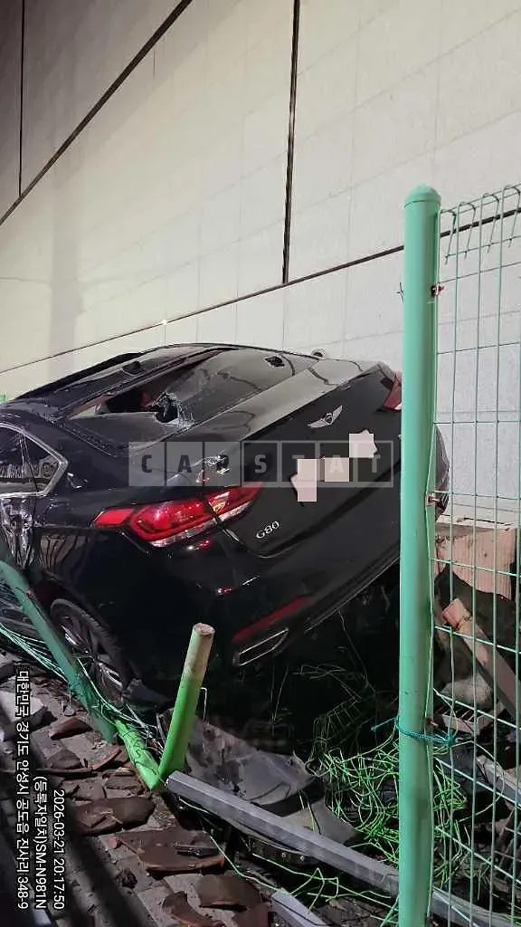 Photo 2 of 19: 2019 Genesis G80 — Korean insurance auction