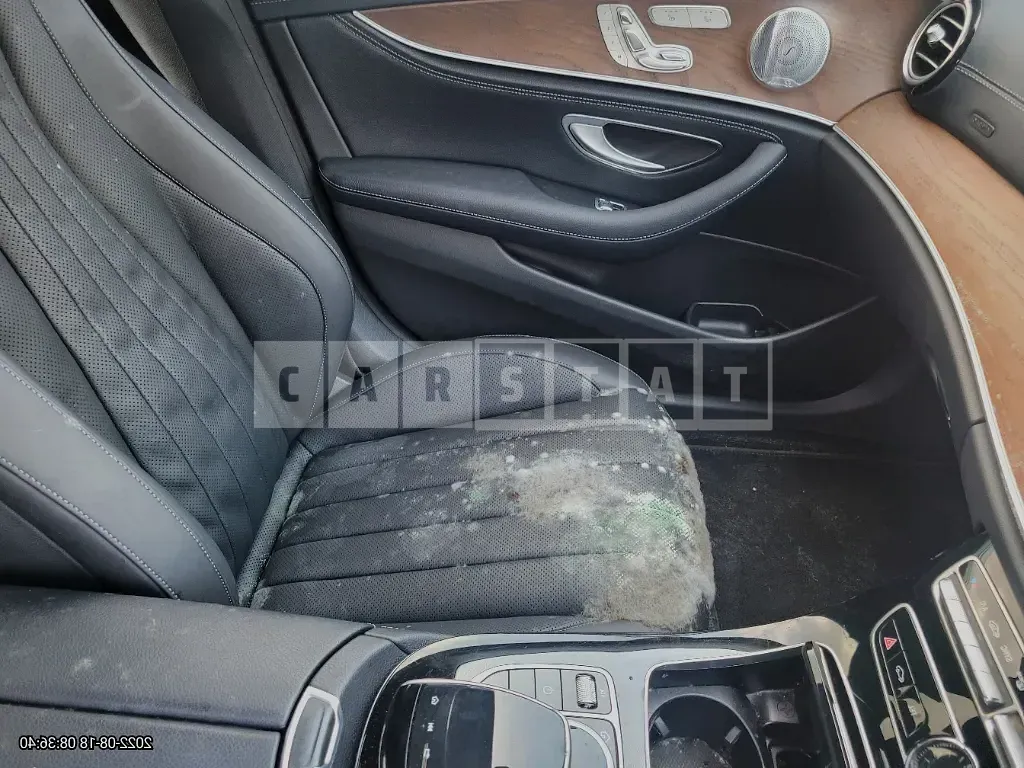 Photo 2 of 9: 2020 Mercedes-Benz E 300 4Matic, VIN WDDZF4KB4LA739646 — Korean insurance auction