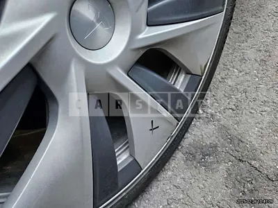 Photo 1 of 2: 2021 Tesla (parts) Model Y Long Range Wheels — Korean insurance auction