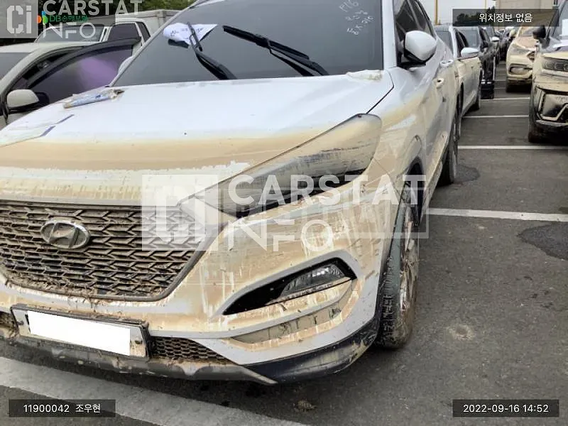 Photo 2 of 5: 2016 Hyundai Tucson, VIN KMHJ3812GHU276166 — Korean insurance auction