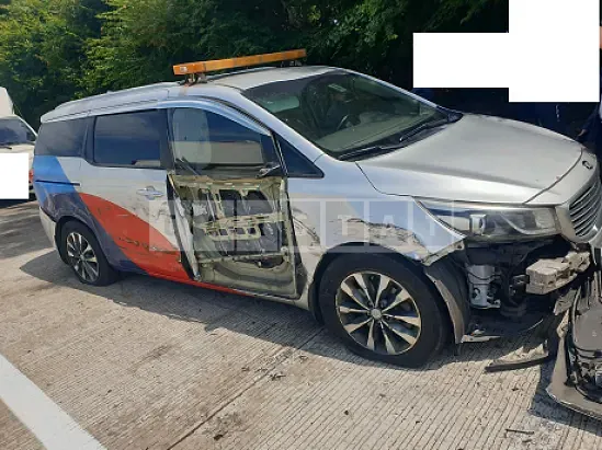 Photo 2 of 15: 2016 Kia Carnival — Korean insurance auction
