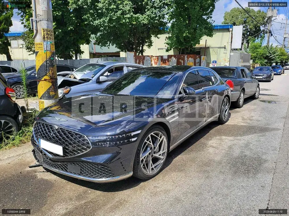 Photo 2 of 12: 2023 Genesis G90, VIN KMTFA41DDPU034578 — Korean insurance auction
