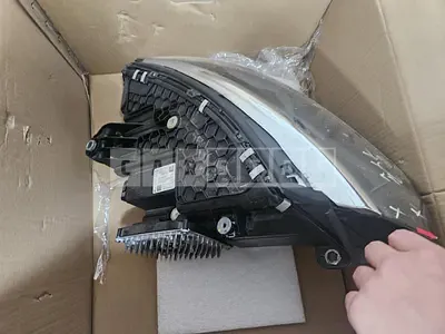 2021 Light Mercedes-Benz EQS450 + headlamp