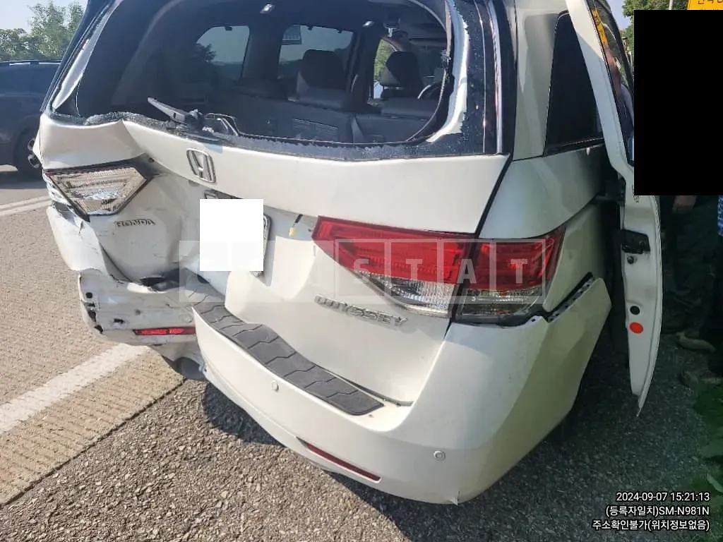Photo 2 of 19: 2015 Honda Odyssey — Korean insurance auction