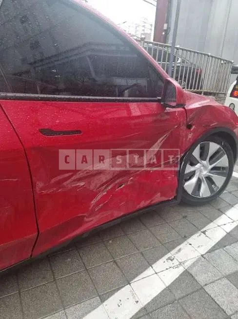 Photo 2 of 5: 2021 Tesla Model Y Standard Range — Korean insurance auction