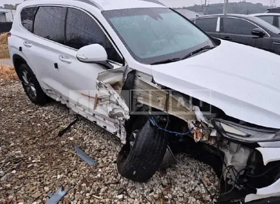 Photo 2 of 17: 2019 Hyundai Santa Fe — Korean insurance auction