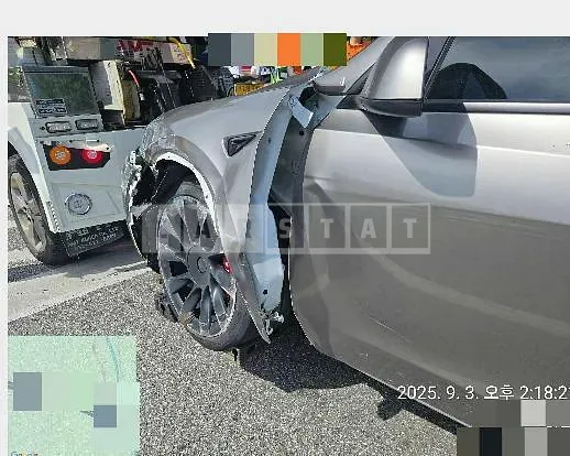 Photo 2 of 7: 2023 Tesla Model Y Long Range — Korean insurance auction