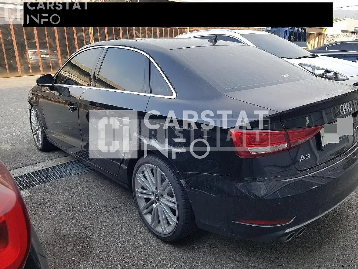 Photo 2 of 10: 2018 Audi I 40TFSI, VIN WAUZZZ8V0J1090597 — Korean insurance auction