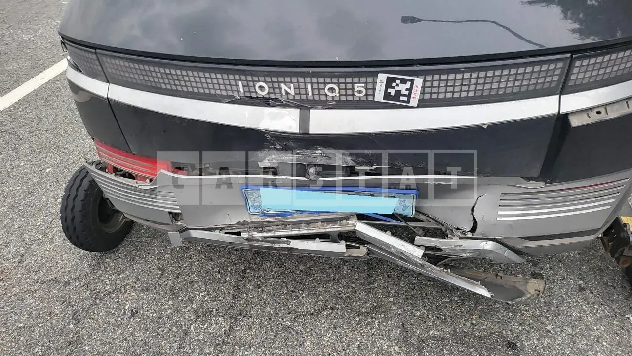 Photo 2 of 11: 2021 Hyundai IONIQ 5, VIN KMHKR81AFNU004162 — Korean insurance auction