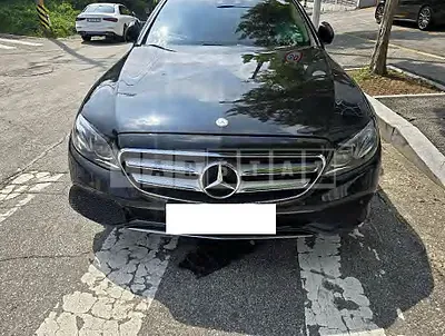 Photo 1 of 19: 2017 Mercedes-Benz E 300 4Matic — Korean insurance auction
