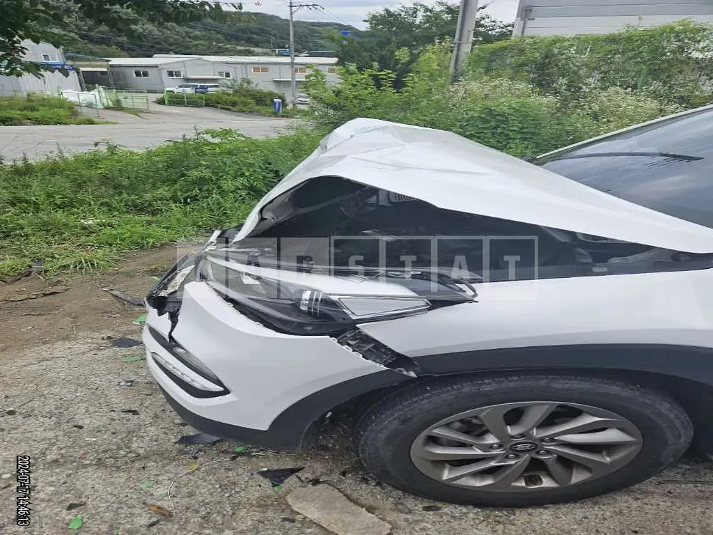 Photo 2 of 13: 2016 Hyundai Tucson — Korean insurance auction