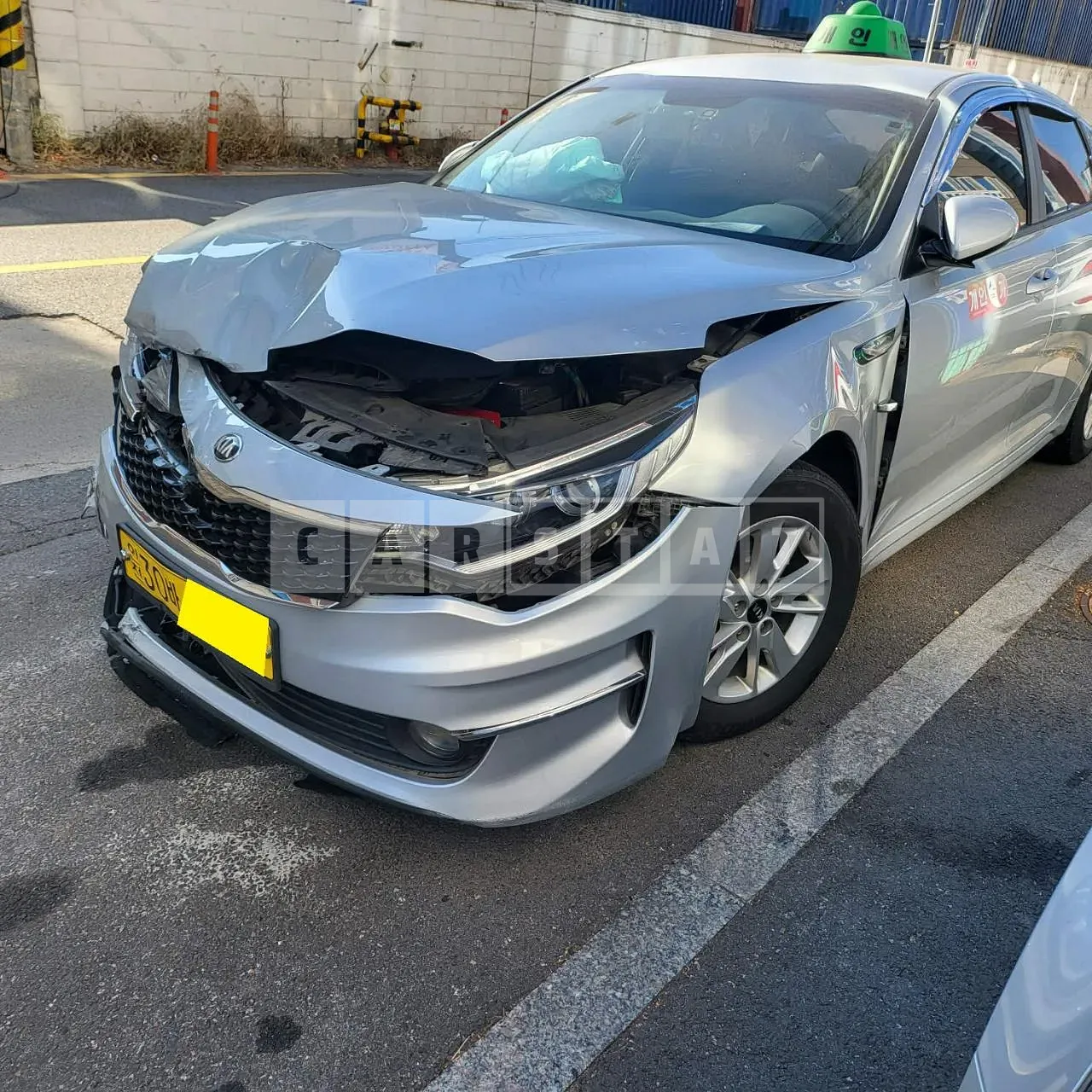 Photo 2 of 11: 2017 Kia K5, VIN KNAGU416BJA200874 — Korean insurance auction