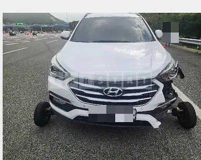 Photo 1 of 9: 2017 Hyundai Santa Fe DM — Korean insurance auction