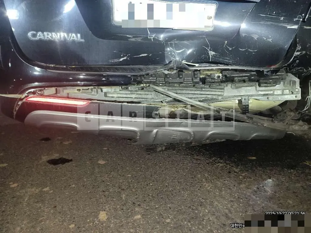 Photo 2 of 16: 2018 Kia Carnivals — Korean insurance auction