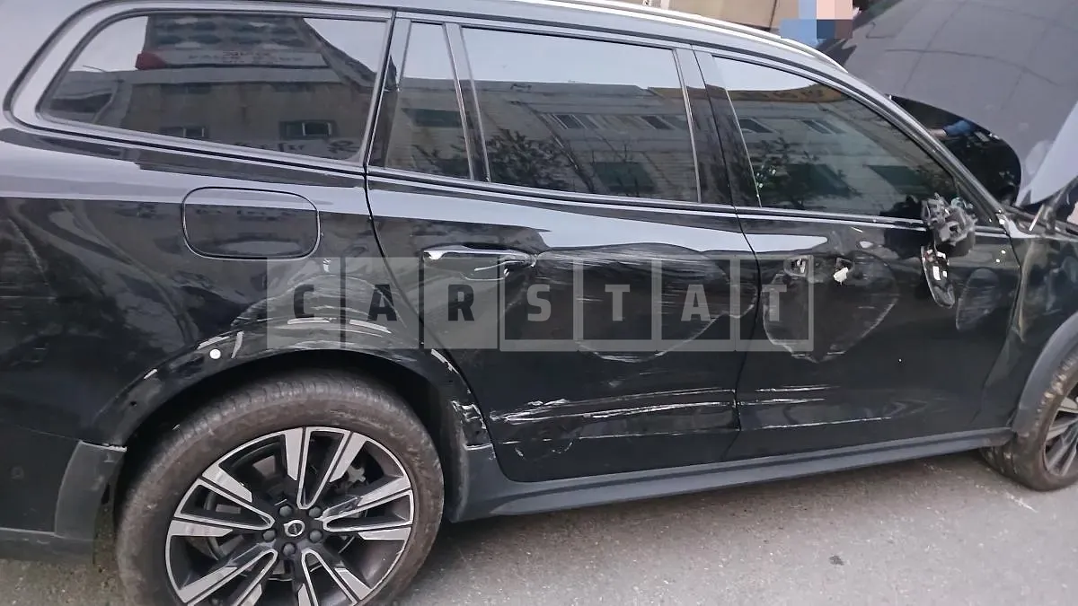 Photo 2 of 5: 2023 Volvo V60CCB5 AWD — Korean insurance auction