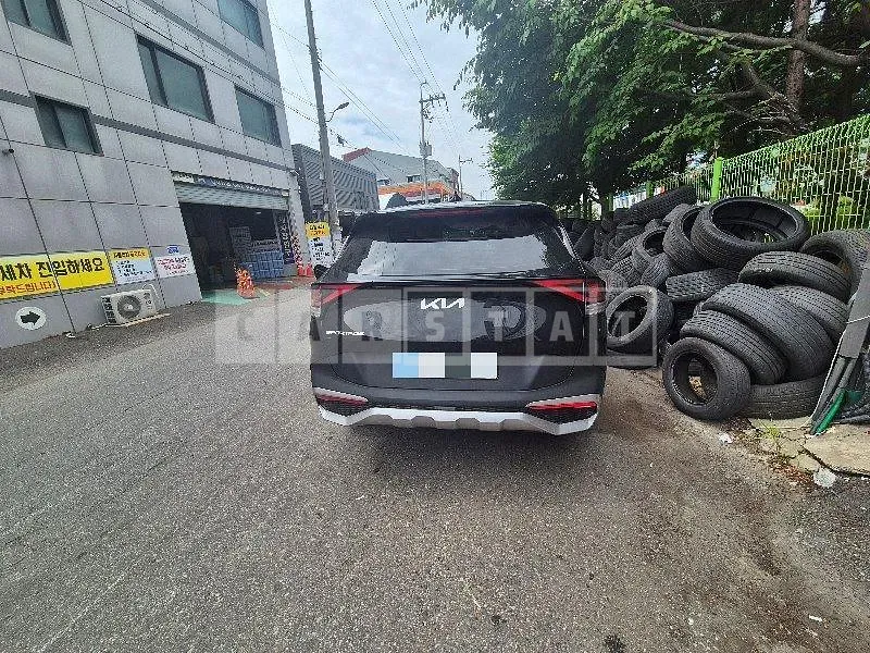 Photo 2 of 13: 2023 Kia Sportage — Korean insurance auction