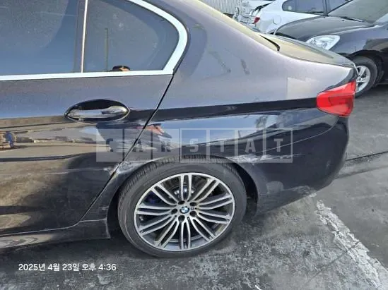 Photo 2 of 10: 2019 BMW 530i M Sport Package Plus, VIN WBAJD3107KWW26876 — Korean insurance auction