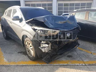 Photo 1 of 11: 2017 Hyundai Tucson, VIN KMHJ3815GHU425835 — Korean insurance auction