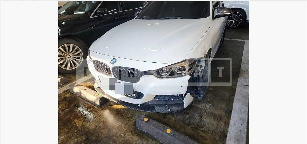 Photo 2 of 16: 2018 BMW 320i — Korean insurance auction