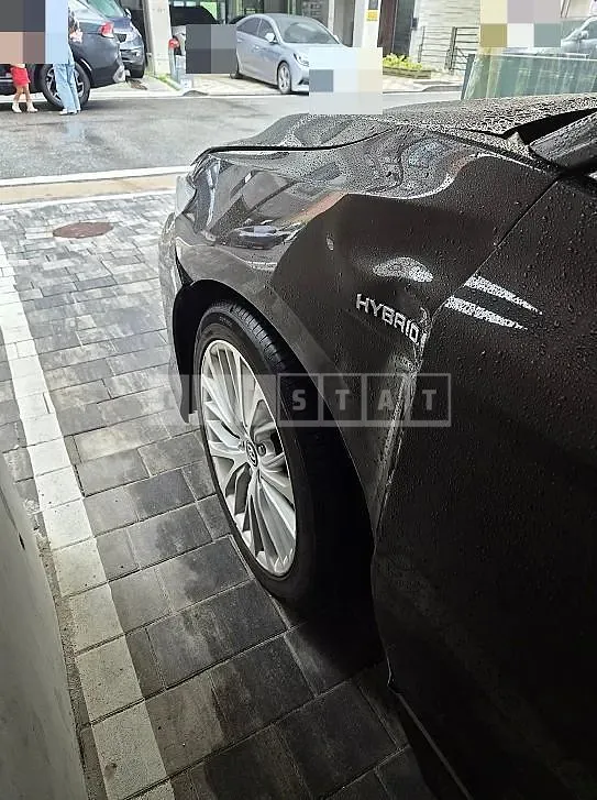 Photo 2 of 10: 2018 Toyota Camry Hybrid — Korean insurance auction