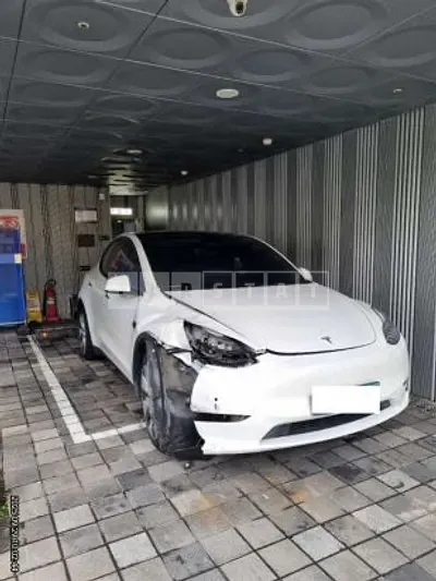 Photo 1 of 44: 2021 Tesla Model Y Standard Range — Korean insurance auction