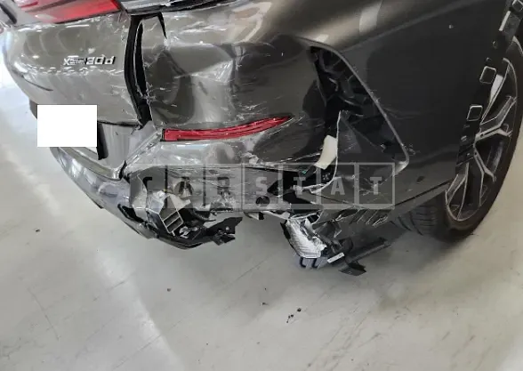 Photo 2 of 5: 2022 BMW X6 xDrive 30d, VIN WBAGT8101N9M34897 — Korean insurance auction