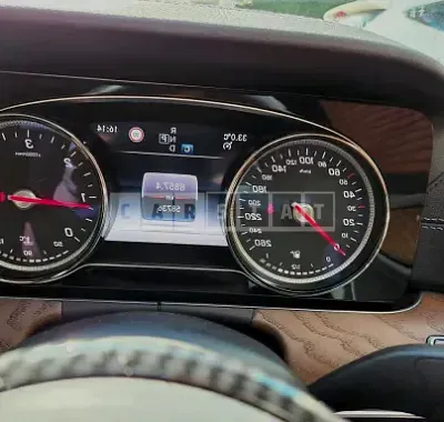 Photo 1 of 9: 2019 Mercedes-Benz E220d 4Matic, VIN WDDZF0FB5KA668376 — Korean insurance auction
