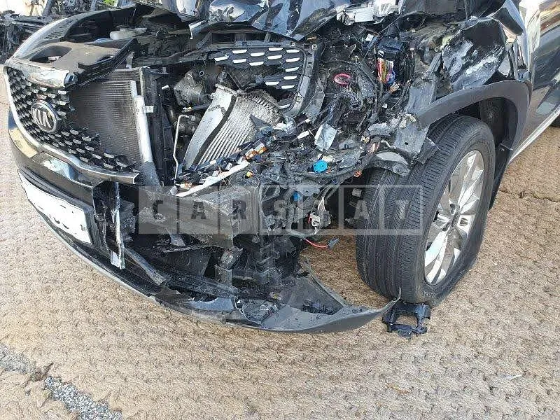 Photo 2 of 43: 2019 Kia Sorento, VIN KNAPK81ABKA541951 — Korean insurance auction