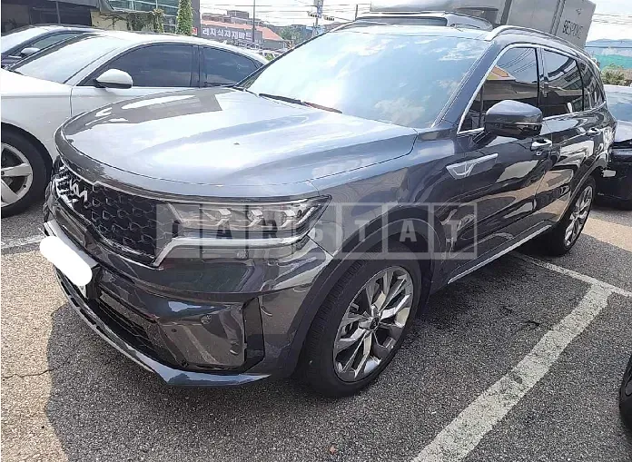 Photo 2 of 11: 2023 Kia Sorento, VIN KNARH81BGPA211796 — Korean insurance auction