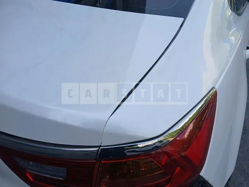 Photo 2 of 18: 2017 Kia K7 — Korean insurance auction