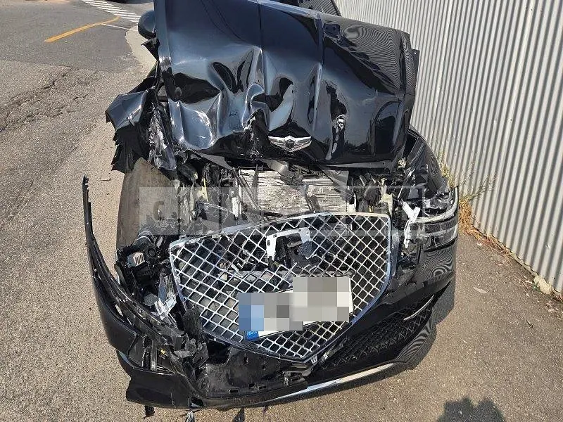 Photo 2 of 29: 2022 Genesis G80 AWD — Korean insurance auction