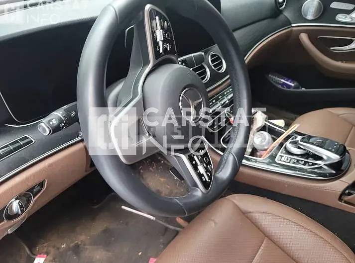 Photo 2 of 20: 2019 Mercedes-Benz E 300 4Matic, VIN WDDZF4KB5KA659710 — Korean insurance auction