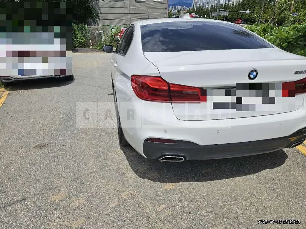 Photo 2 of 20: 2020 BMW 520d M Sport Package — Korean insurance auction