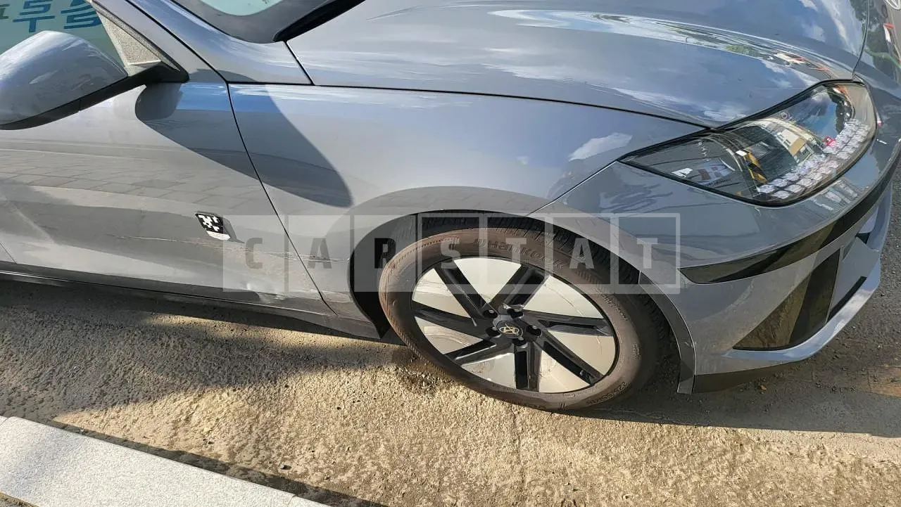 Photo 2 of 8: 2022 Hyundai IONIQ 6, VIN KMHM141AFPA009187 — Korean insurance auction